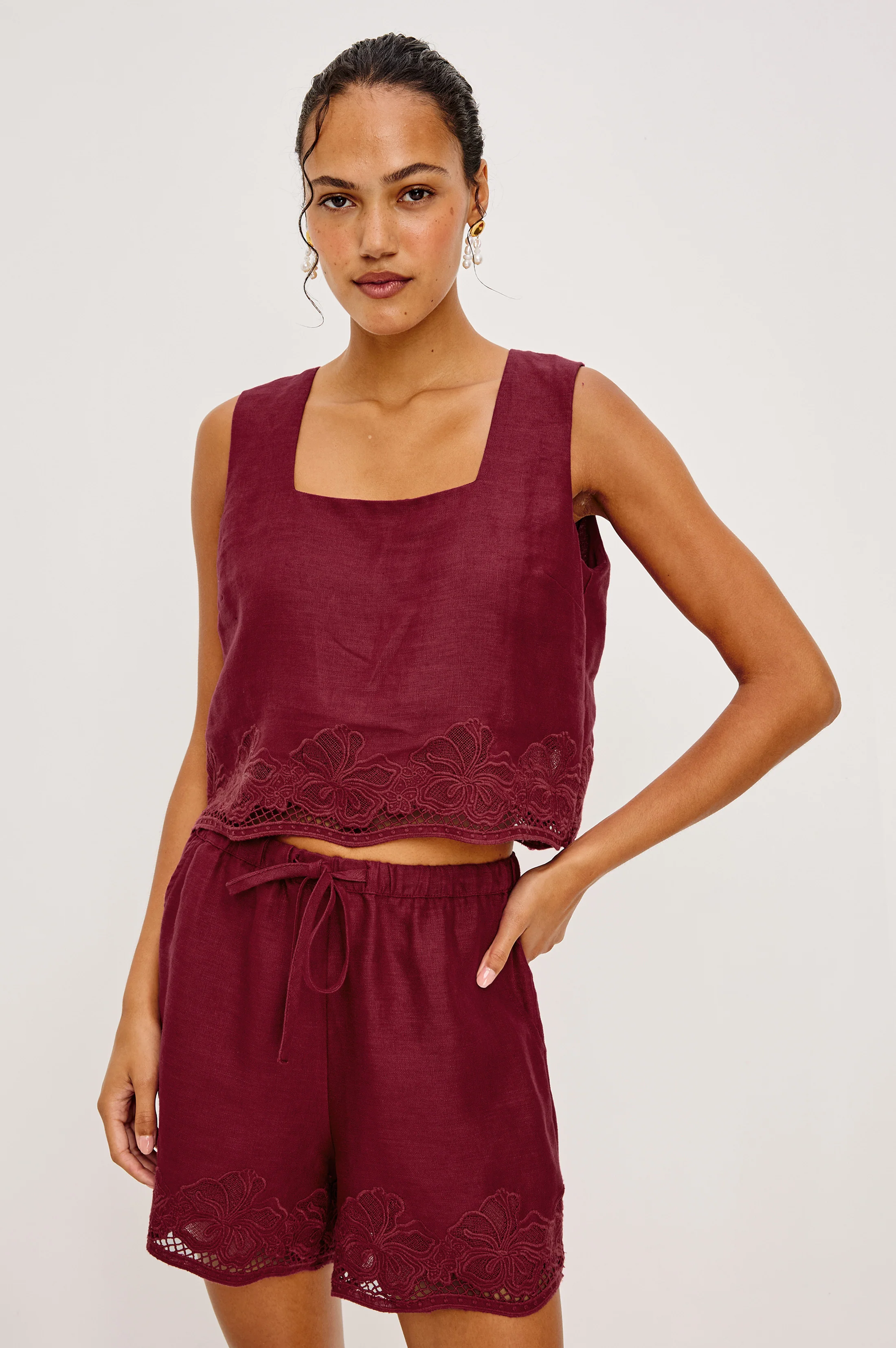JENNER SHORT - BERRY HIBISCUS EMBROIDERY - Image 2