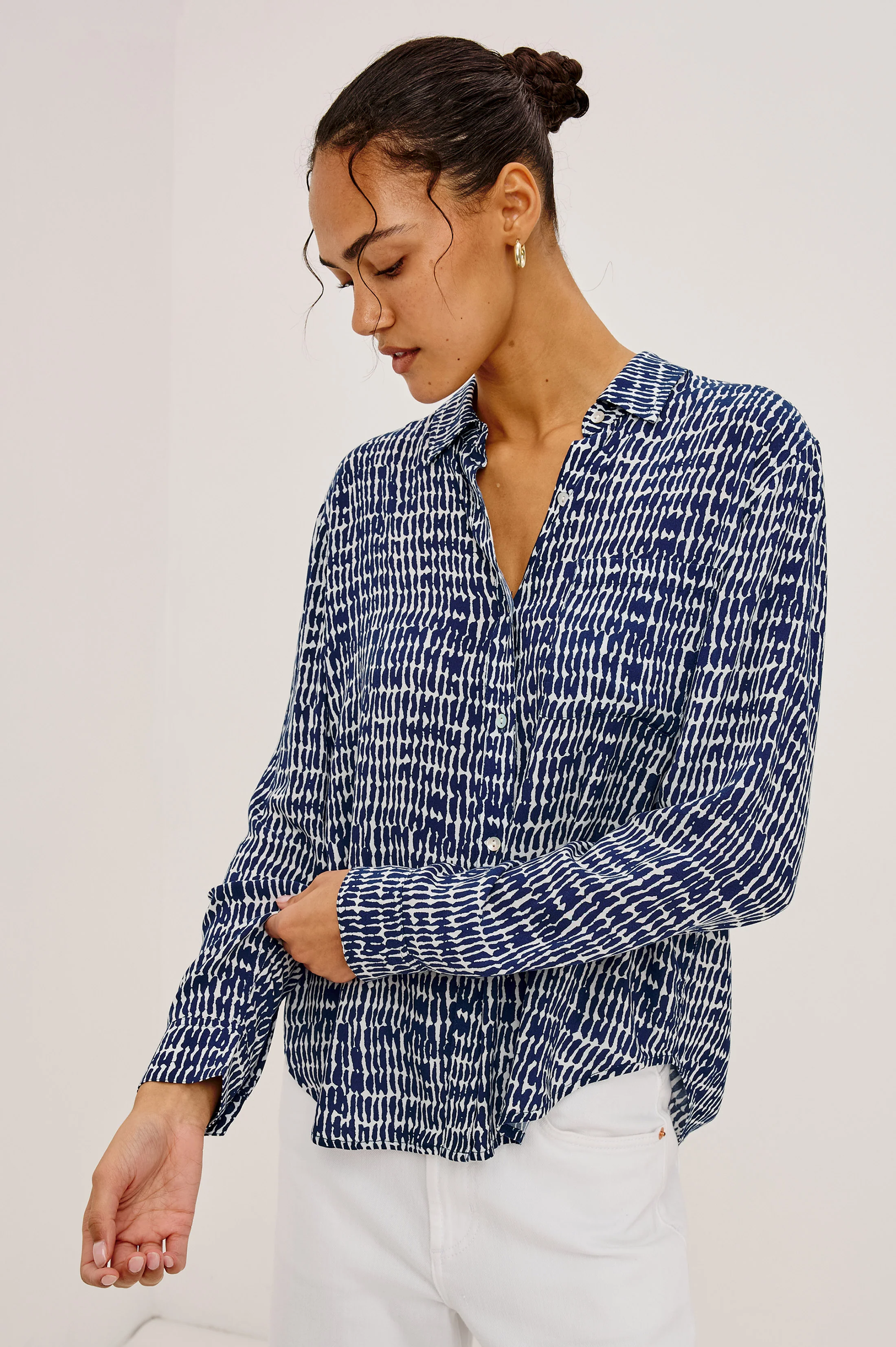 JOSEPHINE SHIRT - NAVY PEBBLED - Image 4