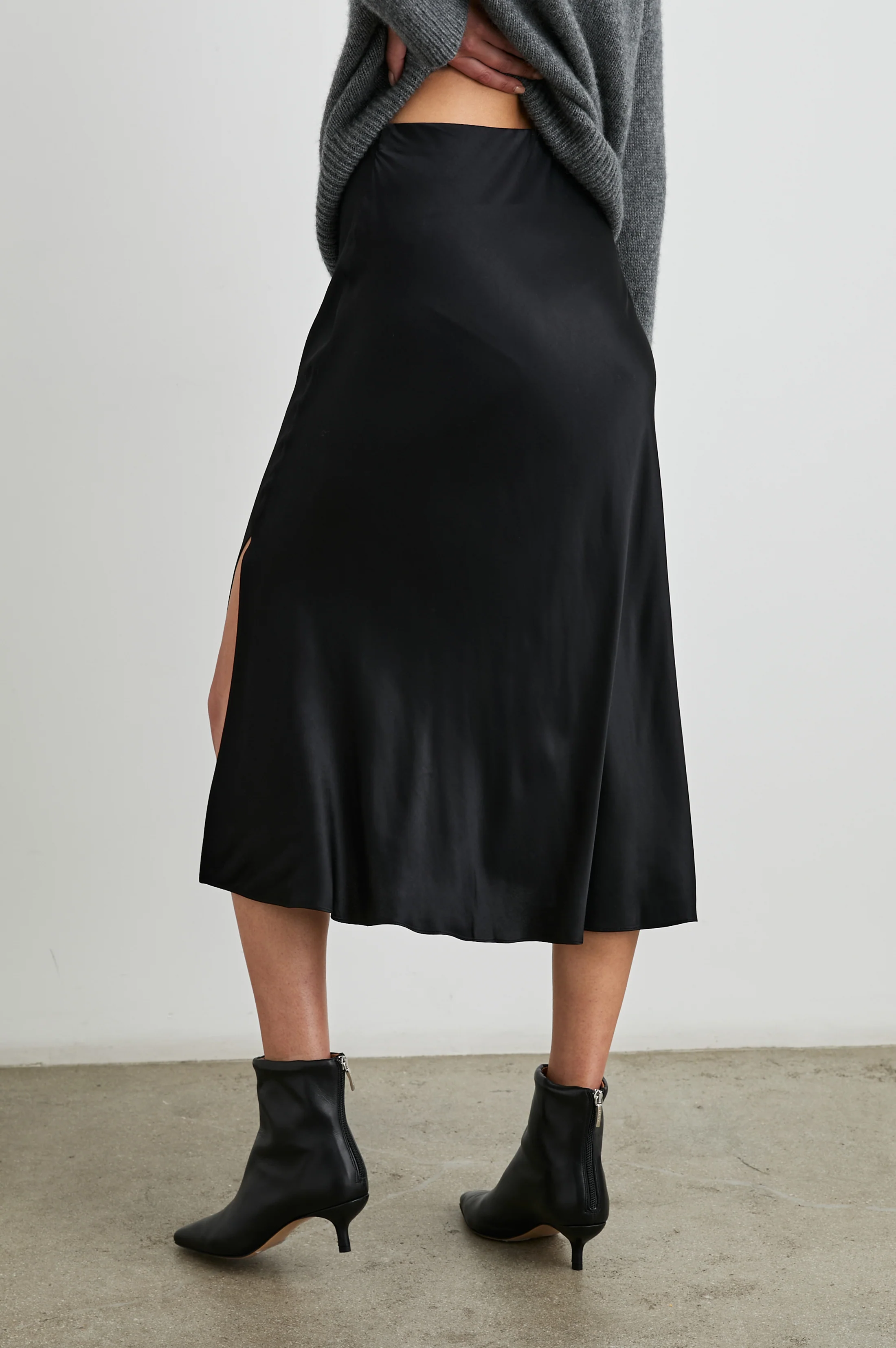 MAYA SKIRT - BLACK - Image 4
