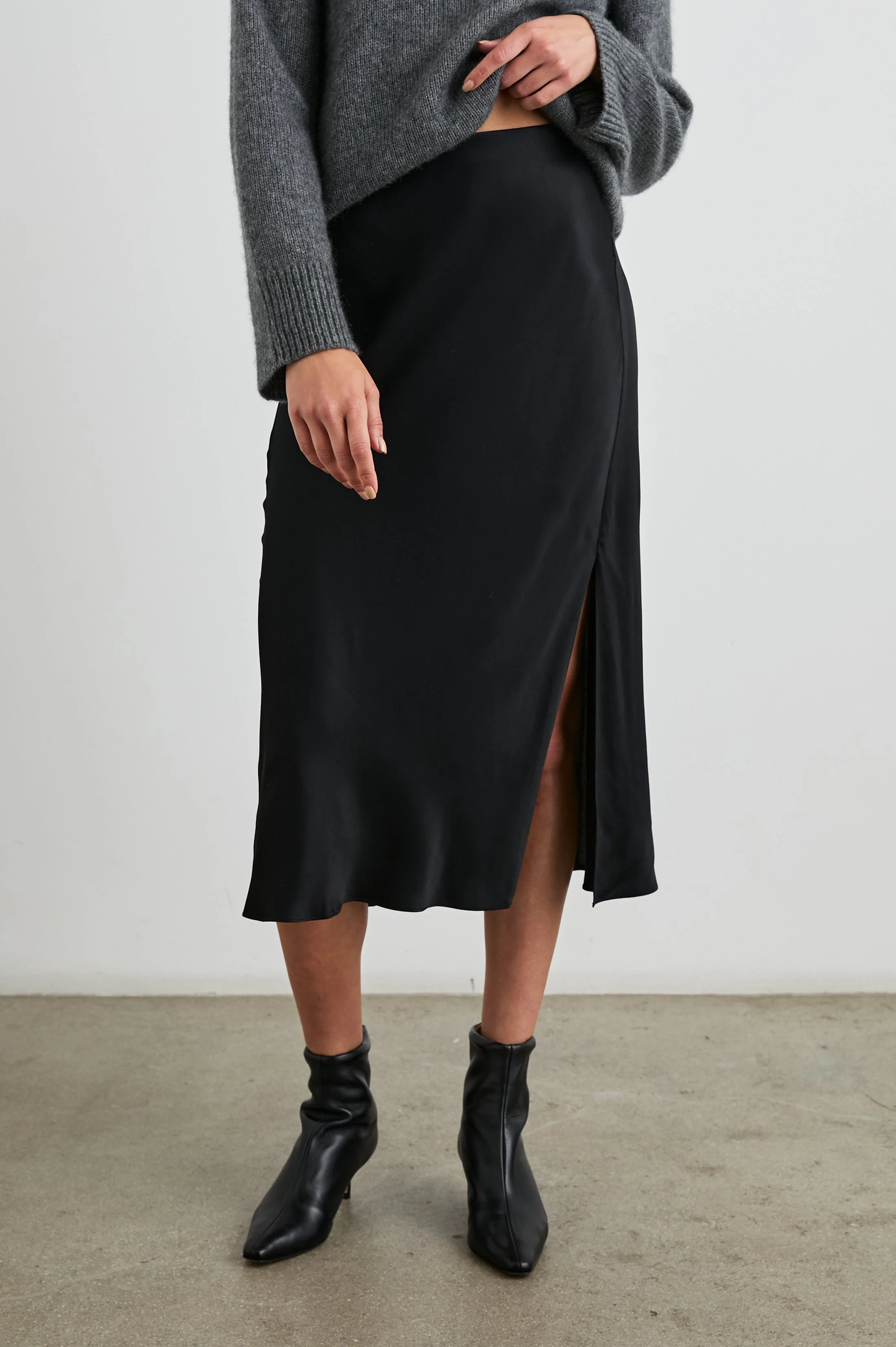 MAYA SKIRT - BLACK - Image 5